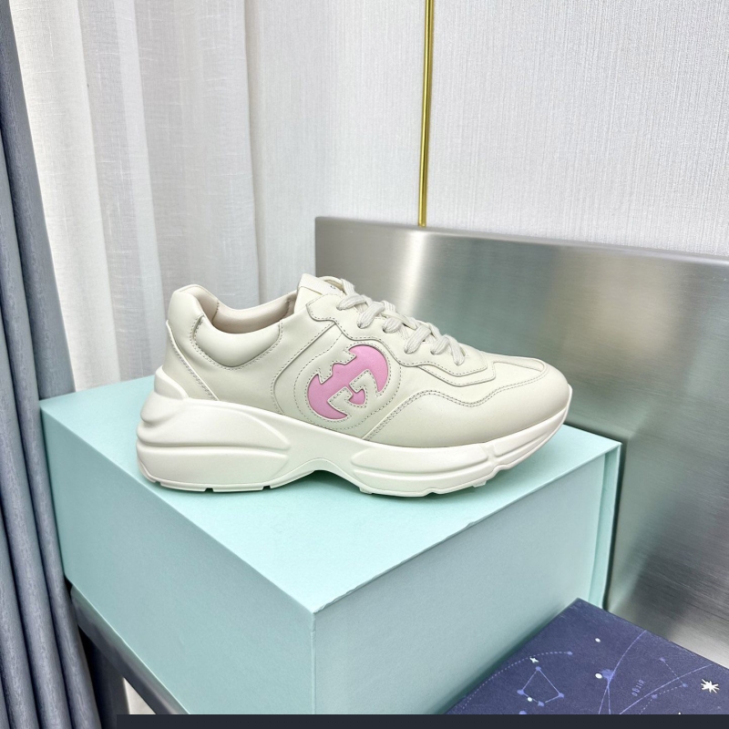 G*u*i casual shoes